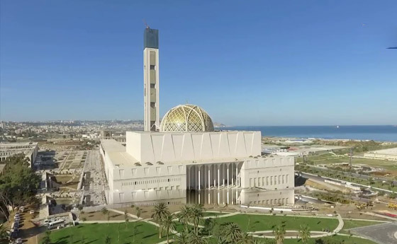ثالث أكبر مسجد في العالم.. الجزائر تفتتح أكبر جامع في أفريقيا صورة رقم 2
