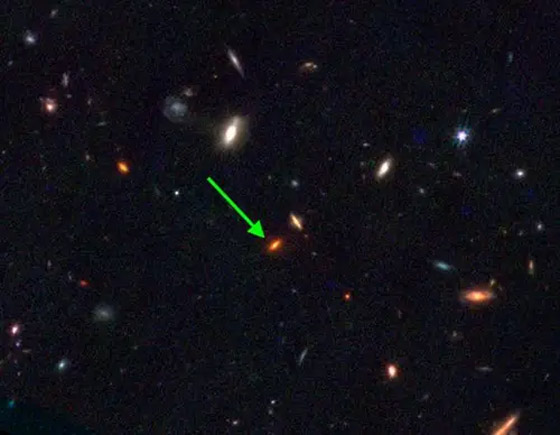 لا ينبغي أن تكون موجودة.. تلسكوب يكتشف مجرة عمرها 13 مليار سنة صورة رقم 1