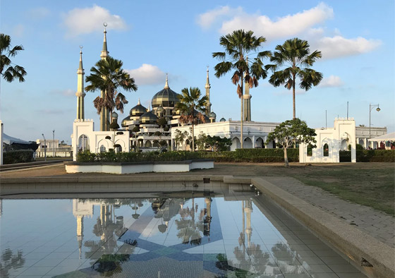 بالصور: جولة على المساجد الشهيرة المنتشرة في الدول الأجنبية صورة رقم 4