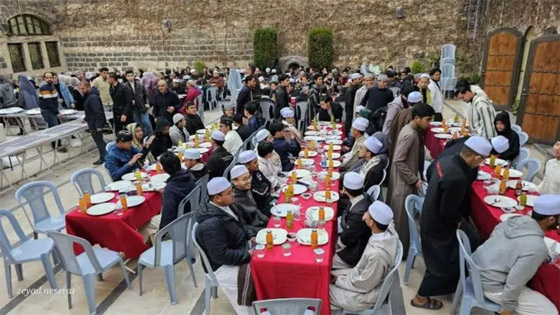 عائلة أردنية تقدم إفطارا رمضانيا للمغتربين منذ 20 عاما.. صور صورة رقم 1
