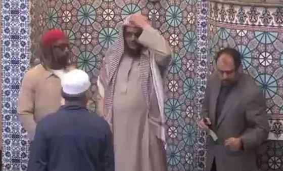 فيديو وصور: (لِيل جون) مغني الراب الأمريكي يشهر إسلامه في رمضان صورة رقم 2