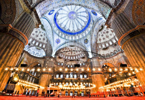 جامع السلطان أحمد.. تحفة معمارية تزين إسطنبول صورة رقم 6