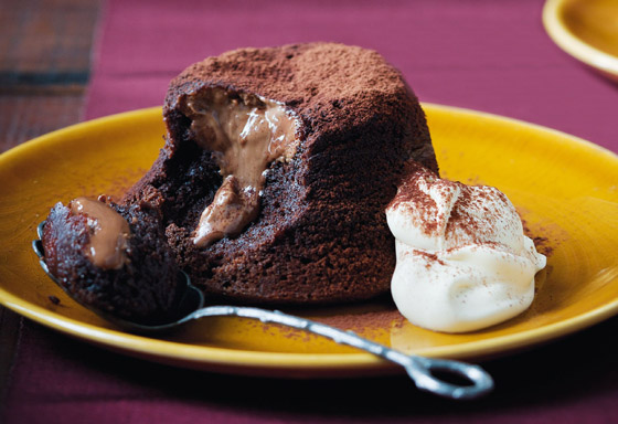 إليكم طريقة تحضير بودينغ بالشوكولاتة لسفرة ضيافة رمضان صورة رقم 4