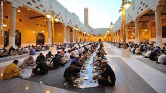 ‏عادات وتقاليد شهر رمضان تختلف من بلد لآخر.. إليكم التفاصيل بالصور صورة رقم 5