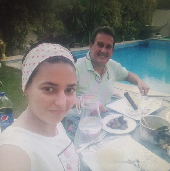 والد ياسمين صبري يوجه لها رسالة قاسية ويكشف لأول مرة عن صور شقيقتها الفرنسية صورة رقم 3