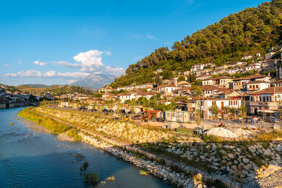 بالصور: دليلك إلى 5 مدن جميلة في ألبانيا وجديرة بالزيارة السياحية صورة رقم 1