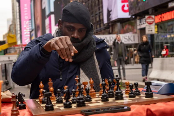 رقم قياسي جديد.. بطل نيجيري يلعب الشطرنج 58 ساعة متواصلة صورة رقم 2