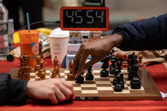 رقم قياسي جديد.. بطل نيجيري يلعب الشطرنج 58 ساعة متواصلة صورة رقم 3