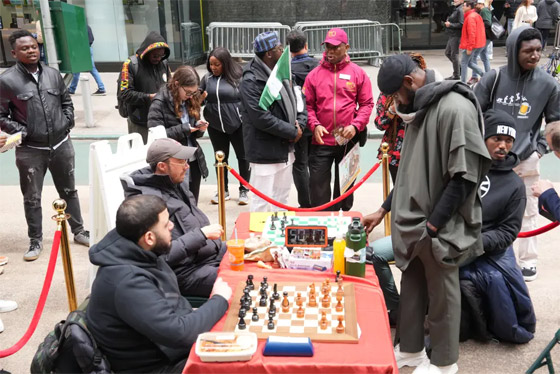 رقم قياسي جديد.. بطل نيجيري يلعب الشطرنج 58 ساعة متواصلة صورة رقم 14