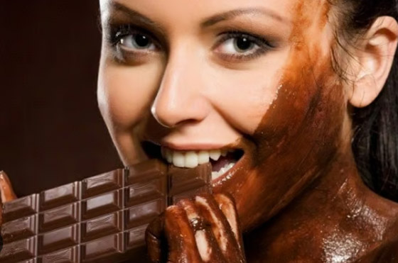 استخدمي الشوكولاتة بهذه الطرق للحصول على بشرة رائعة صورة رقم 7