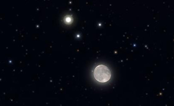 ظواهر فلكية نادرة نشهدها خلال ساعات.. اقترانات مدهشة للقمر مع 3 كواكب صورة رقم 3