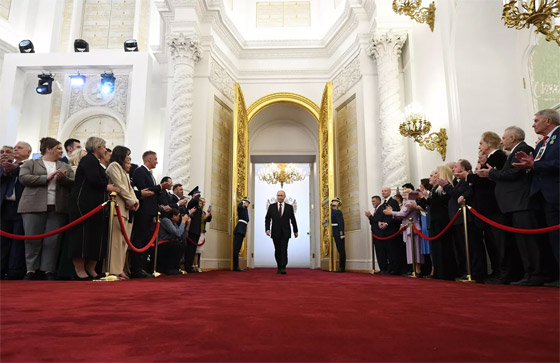 صور لحفل تنصيب الرئيس الروسي فلاديمير بوتين صورة رقم 9