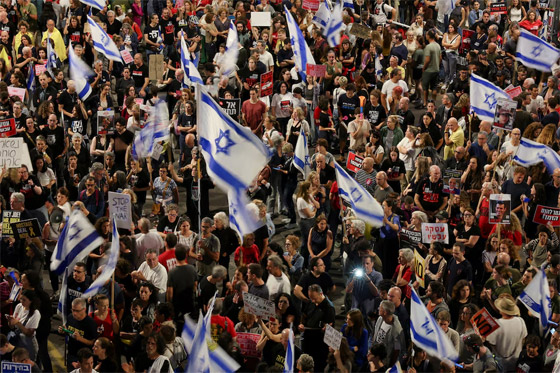 فيديو: المتظاهرون يعودون إلى شوارع إسرائيل للمطالبة بإعادة الرهائن صورة رقم 5