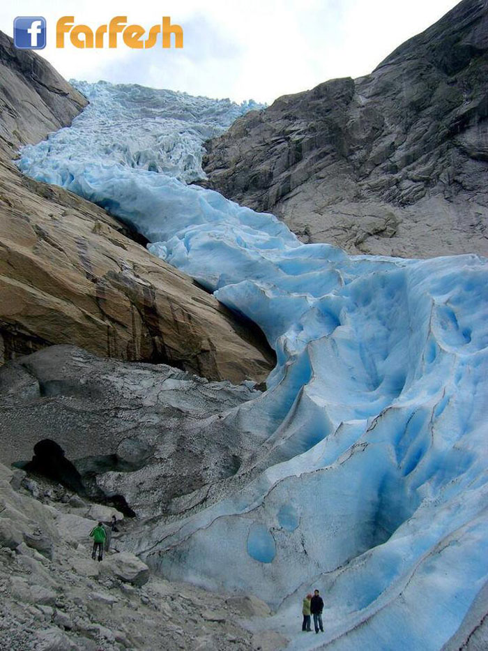 نهر جليدي ساحر في شمال النرويج.