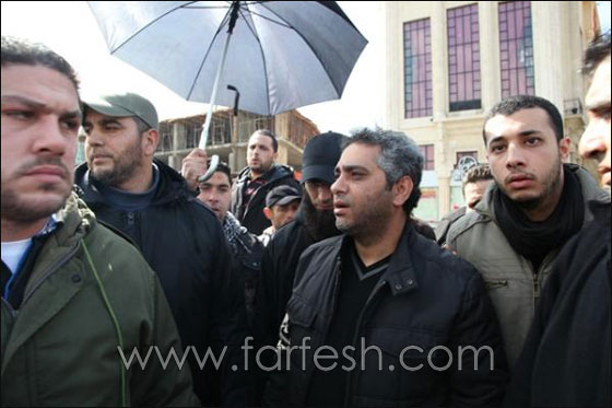 ظهور فضل شاكر في تظاهرة لنصرة السوريين يشكل مفاجاة  صورة رقم 3