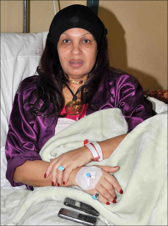 بالصور.. فيفي عبده ترقد بالمستشفى تتحدث عن مرضها  صورة رقم 3