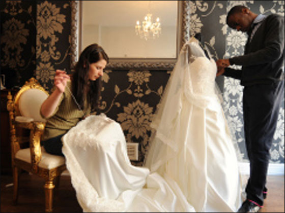 مفاجأة: فستان زفاف كايت ميدلتون يشبه فستان زفاف أميرة موناكو   صورة رقم 6