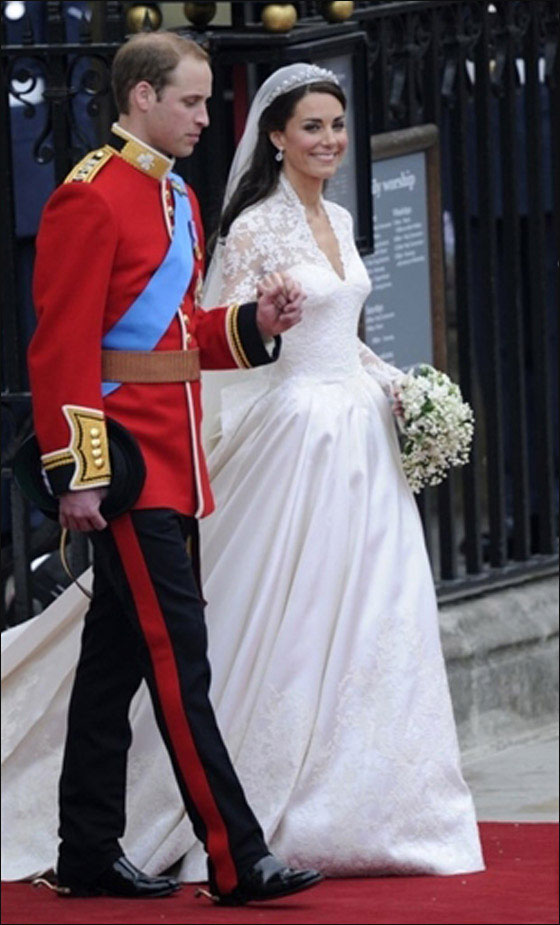 مفاجأة: فستان زفاف كايت ميدلتون يشبه فستان زفاف أميرة موناكو   صورة رقم 7