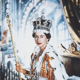 4 حقائق مذهلة عن فستان الملكة إليزابيث في يوم الجلوس على العرش
