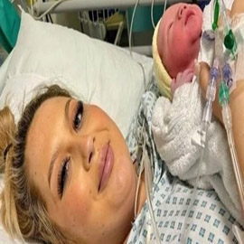 تنجب طفلها بعد 24 ساعة من اكتشاف الحمل