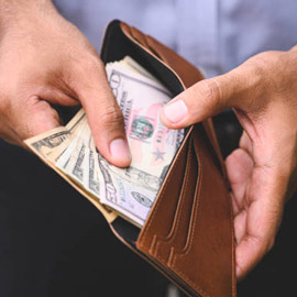 لماذا عليك الاحتفاظ بورقة نقدية كبيرة في محفظتك؟