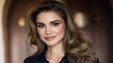 أجمل 52 امرأة في العالم لعام 2022 والملكة رانيا العربية الوحيدة فيهن