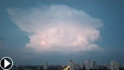 فيديو لسحابة غريبة فوق سماء كييف.. ومرصد جوي يفسر الظاهرة