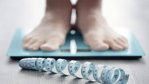 منها الإفراط بالأكل الصحي.. 5 أخطاء تمنعكم من خسارة الوزن