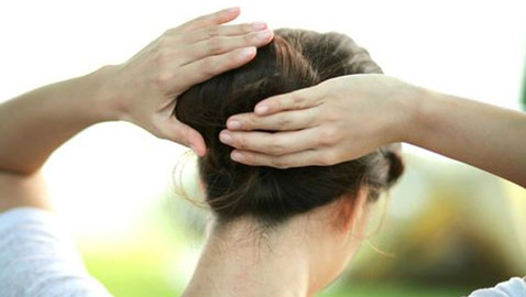 5 نصائح لصاحبات الشعر الخفيف.. لا تربطيه