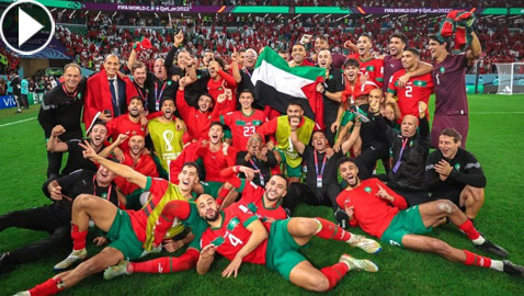 رافعين علم فلسطين.. لاعبو المغرب يحتفلون بتأهلهم لربع نهائي مونديال قطر (فيديو)