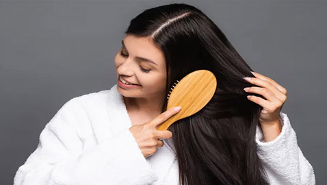 5 أقنعة طبيعية مثالية لتغذية الشعر في فصل الشتاء