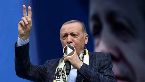 بالفيديو.. أردوغان يغفو خلال لقاء تلفزيوني مباشر