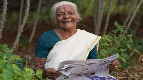 سيدة هندية تحقق حلمها بتعلم القراءة والكتابة في سن 92 عاما